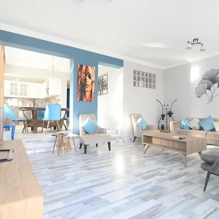 Villa Blue By The Pool, Near Sea Kusadasi