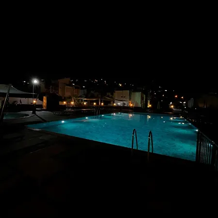 Villa Blue By The Pool, Near Sea *