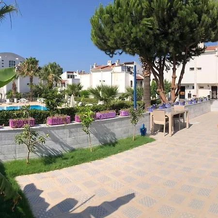 Blue By The Pool, Near Sea Villa Kusadası