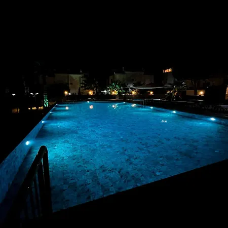 Blue By The Pool, Near Sea Vilă *